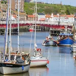 5 Oystons Yard * Whitby